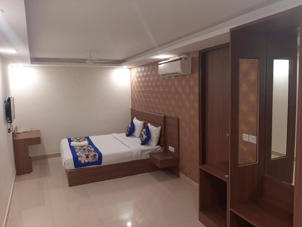 ניו דלהי Hotel Ronit Royal Delhi Airport By D'Capitol מראה חיצוני תמונה