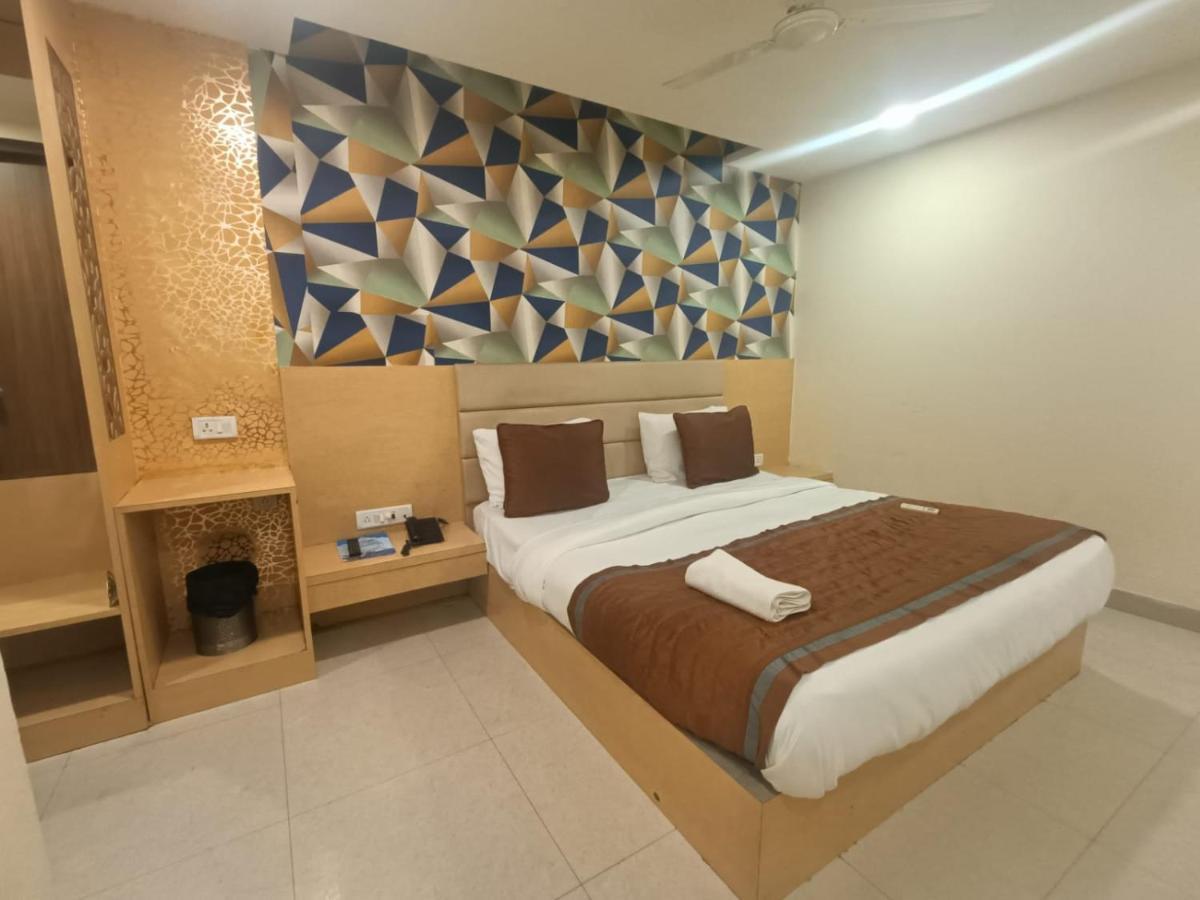 ניו דלהי Hotel Ronit Royal Delhi Airport By D'Capitol מראה חיצוני תמונה