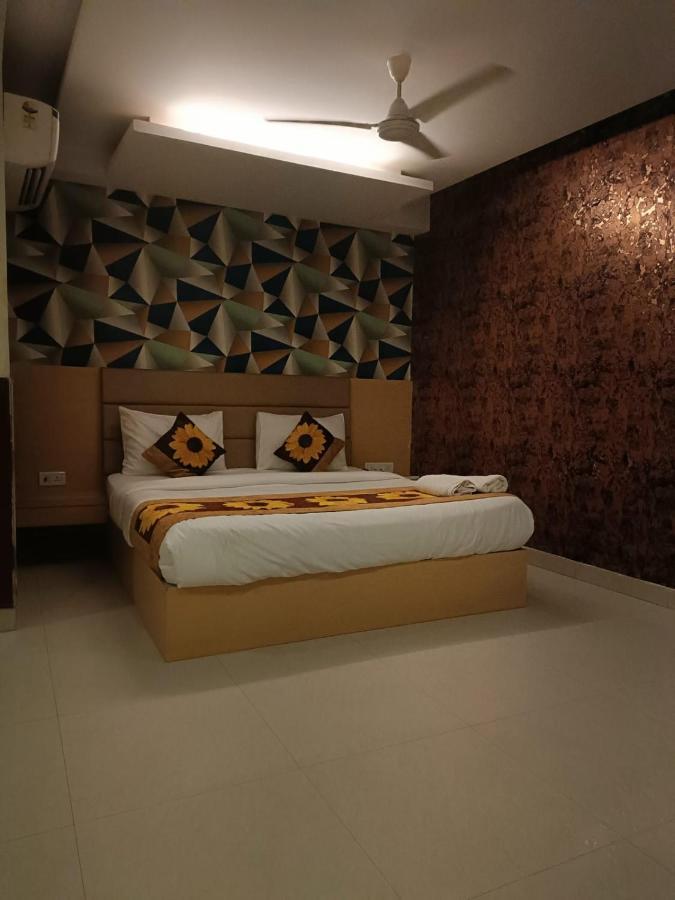 ניו דלהי Hotel Ronit Royal Delhi Airport By D'Capitol מראה חיצוני תמונה