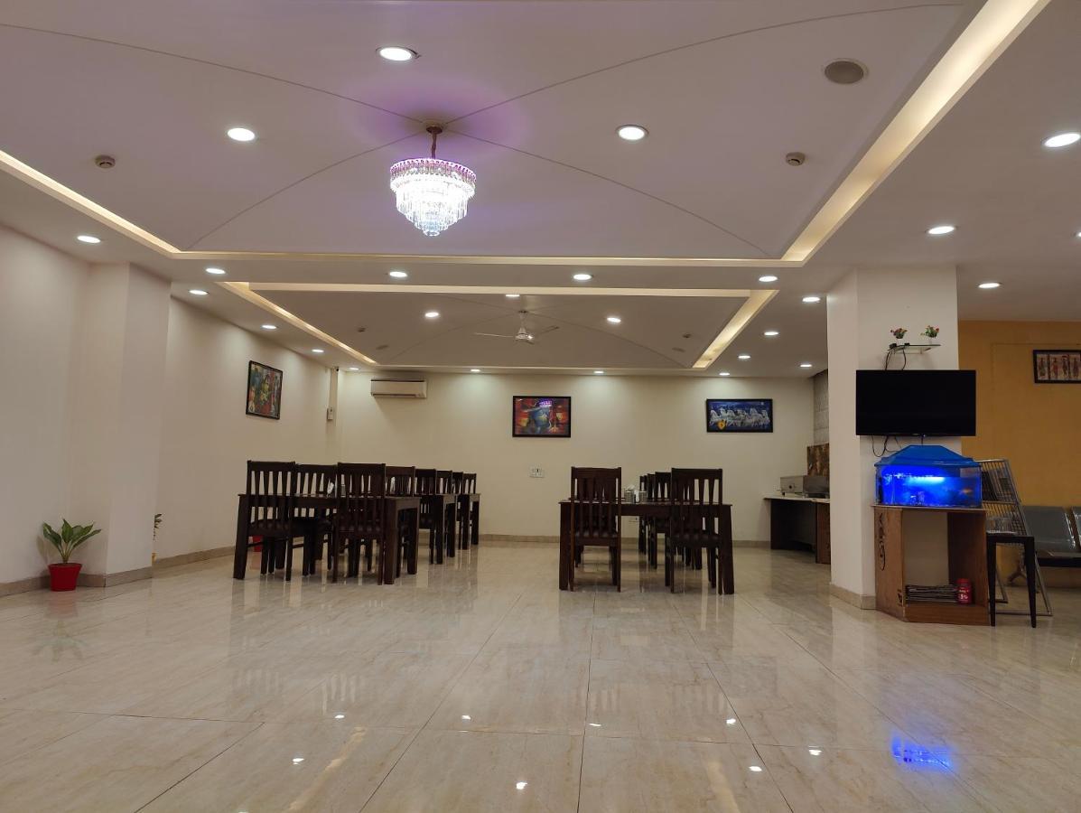 ניו דלהי Hotel Ronit Royal Delhi Airport By D'Capitol מראה חיצוני תמונה