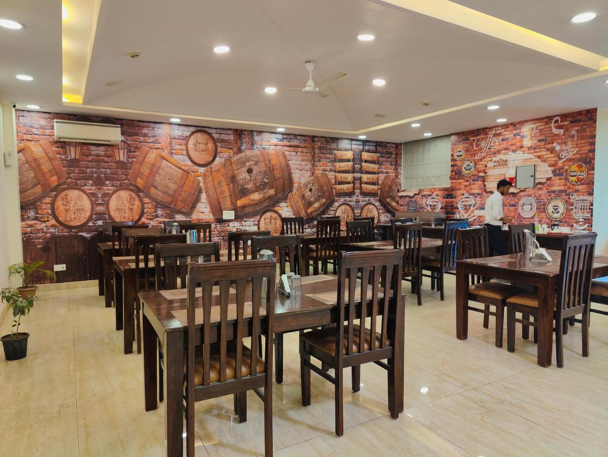 ניו דלהי Hotel Ronit Royal Delhi Airport By D'Capitol מראה חיצוני תמונה