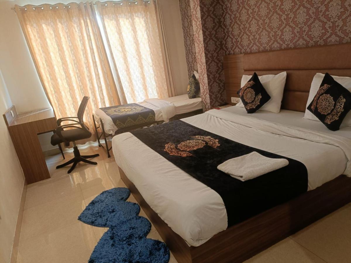 ניו דלהי Hotel Ronit Royal Delhi Airport By D'Capitol מראה חיצוני תמונה
