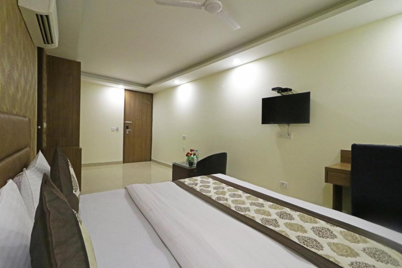 ניו דלהי Hotel Ronit Royal Delhi Airport By D'Capitol מראה חיצוני תמונה