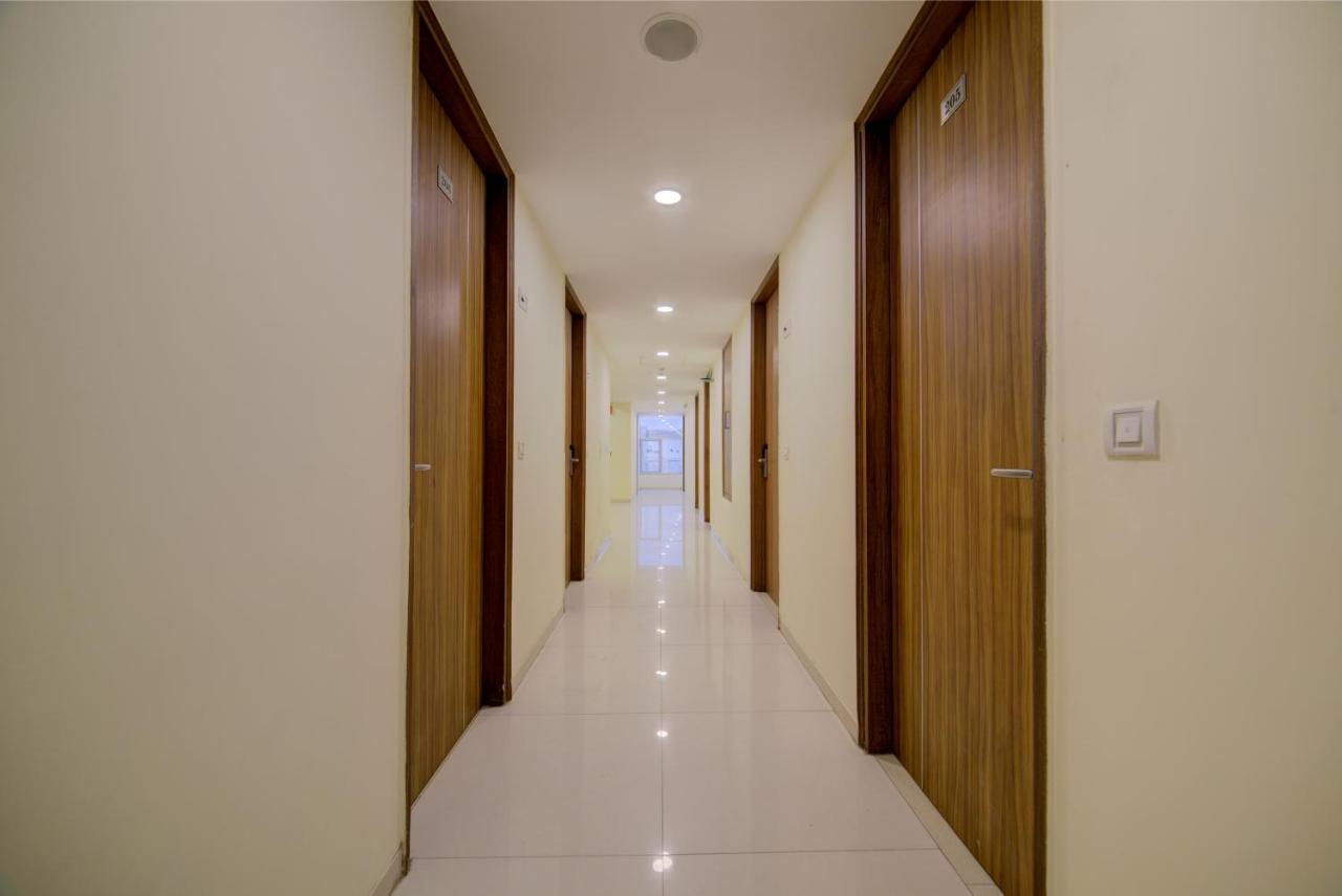 ניו דלהי Hotel Ronit Royal Delhi Airport By D'Capitol מראה חיצוני תמונה