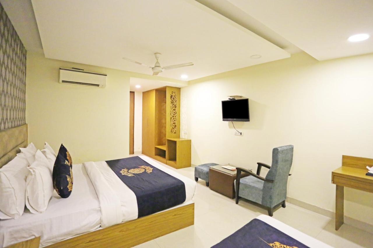 ניו דלהי Hotel Ronit Royal Delhi Airport By D'Capitol מראה חיצוני תמונה